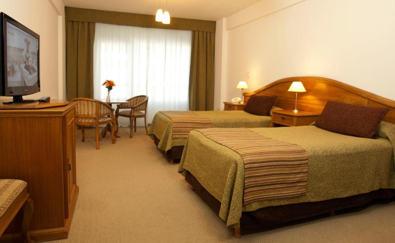 Hotel Piren Puerto Madryn Exterior foto