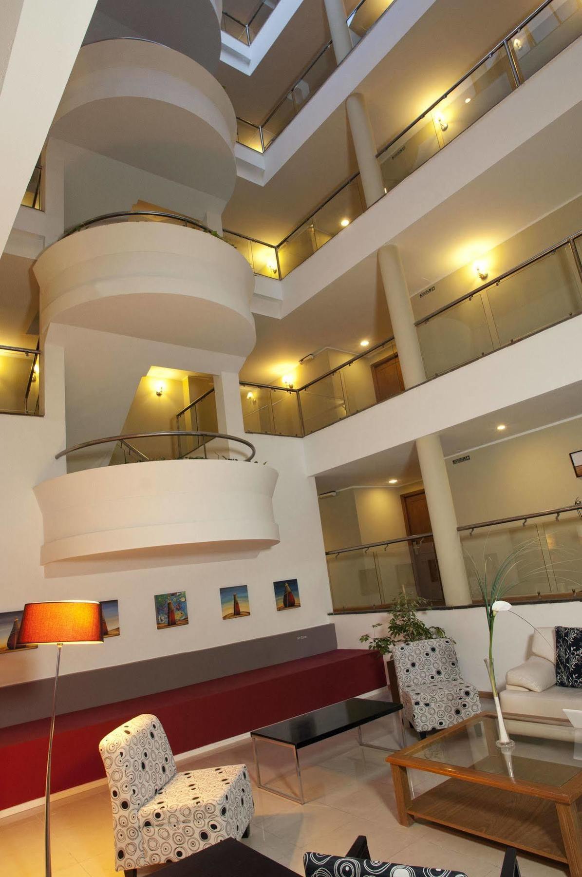 Hotel Piren Puerto Madryn Exterior foto