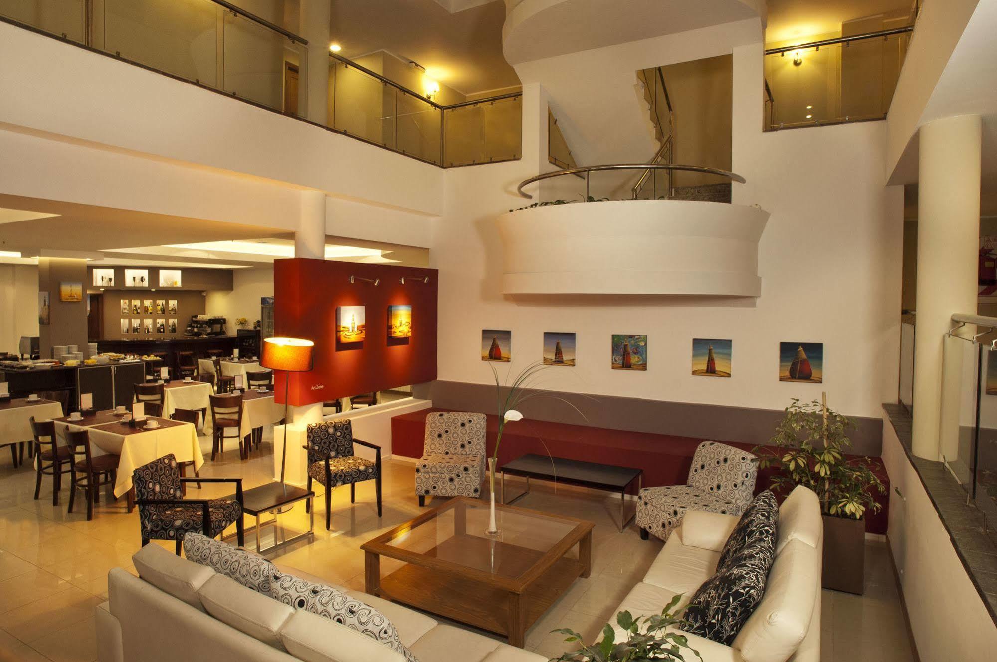 Hotel Piren Puerto Madryn Exterior foto